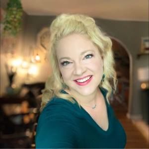 Meet your Posher, Holly